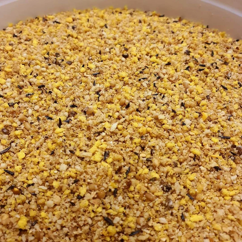 Eggfood Deluxe 100 gramos (paquete de prueba.) 14,2% Proteínas (+ Diente de León, Levadura de Cerveza, Gusanos de Seda...)