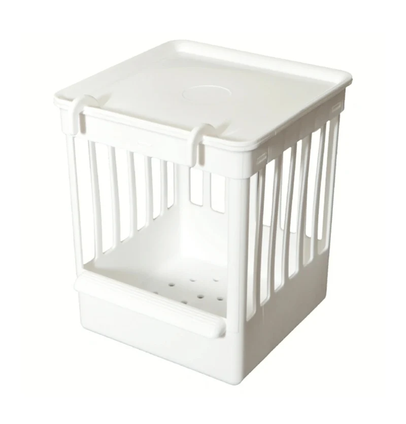 Caja enrejada de plástico blanca