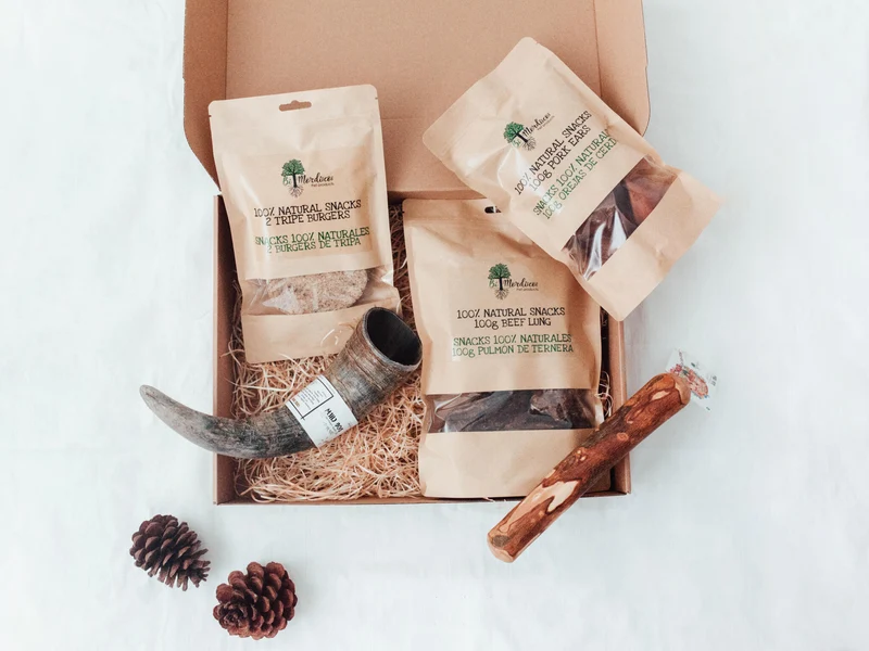 Bimorbox Mediana · Pack Snacks Y Juguetes Naturales Para Perros.