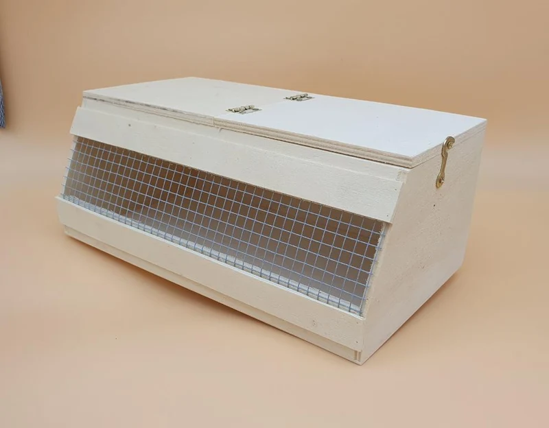 Caja de transporte de madera pequeña