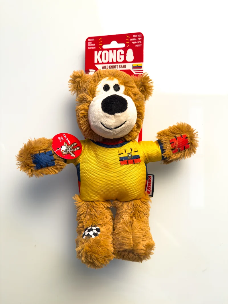 Peluche Kong Wild Knots Sport Ecuador Bear - Edición Limitada Mundial 2026 | Kong®