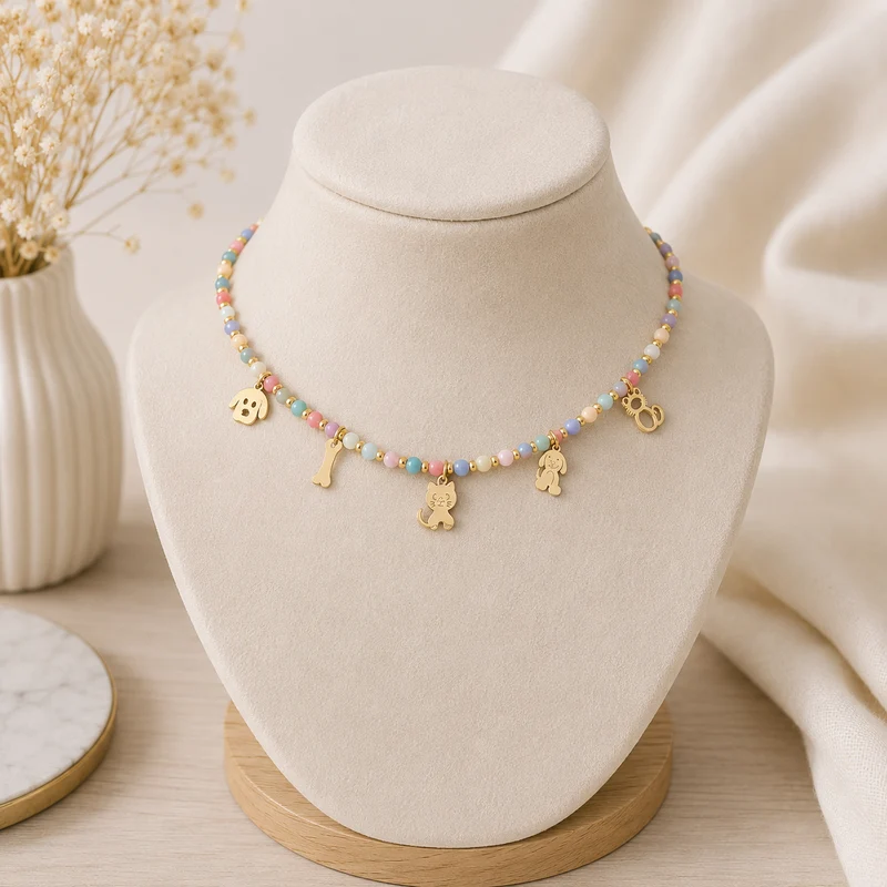 Collar Acero inoxidable Dorado con Charms de Mascotas y Cuentas de Colores