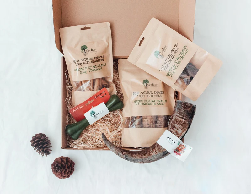 Bimorbox Grande · Pack Snacks Y Juguetes Naturales Para Perros.