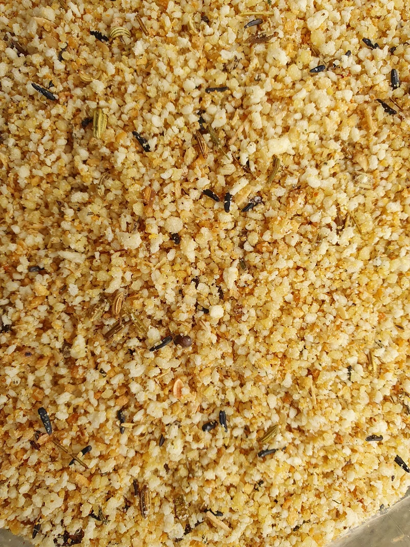 Pasta de huevo a base de hierbas Bird-X, con hierbas especiales. Alta proteína 5kg