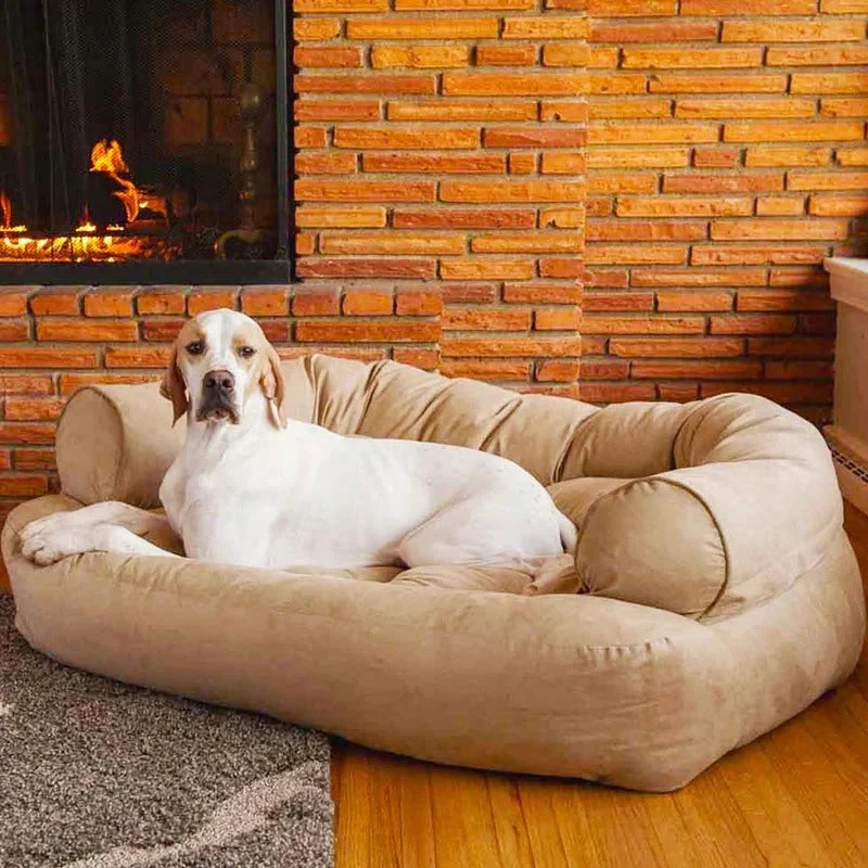 Soothing dog sofa with raised sides