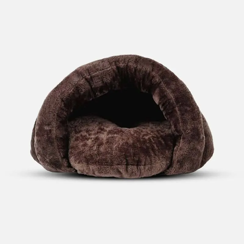 Closed comfortable bed for small dogs