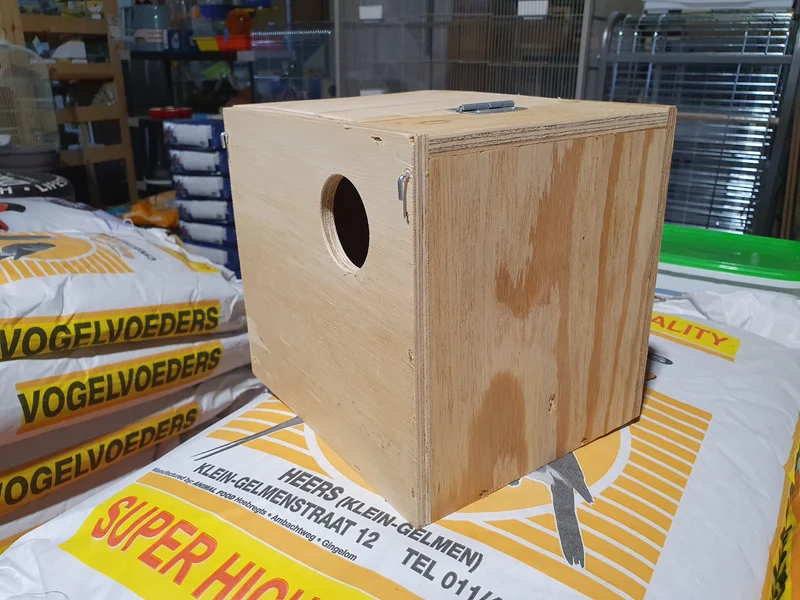 Bloque de nido de madera para periquitos pequeños (modelo especial)